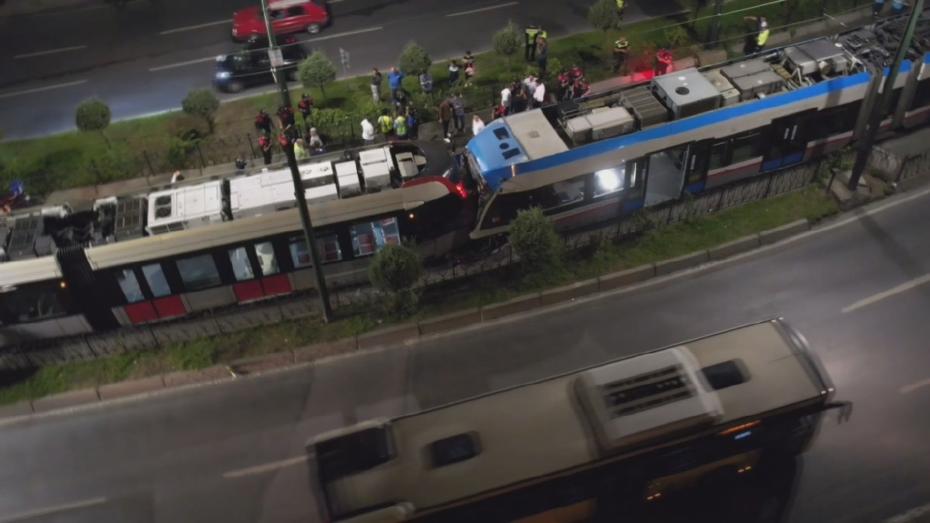 Zeytinburnu'nda İki Tramvay Çarpıştı ve 11 Yaralı