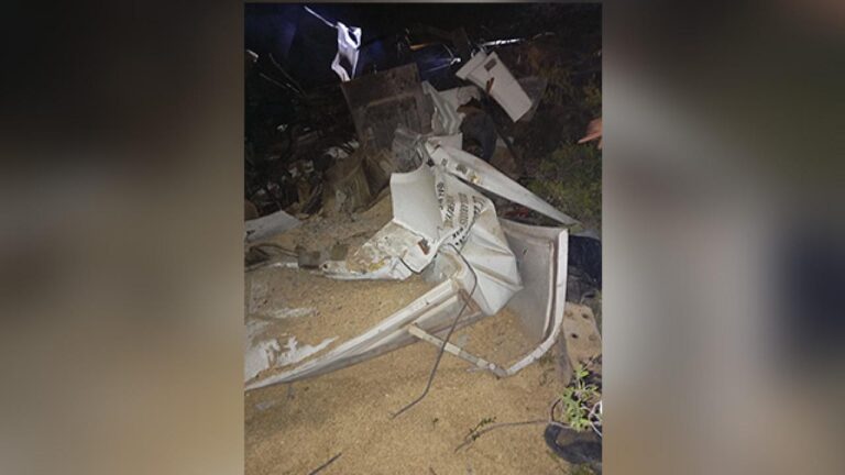 TIR kaçış rampasına girer, Stockade Rolled: 2 Dead