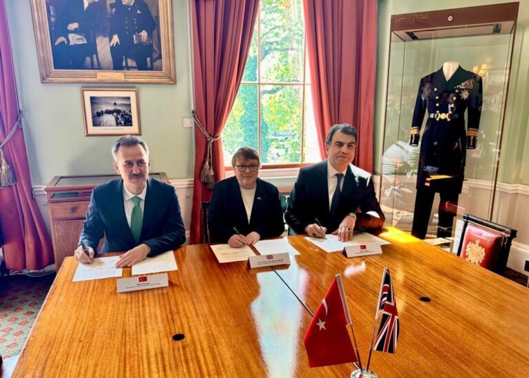 Haluk Görgün, savunma endüstrisinin başkanı, İngiltere'de