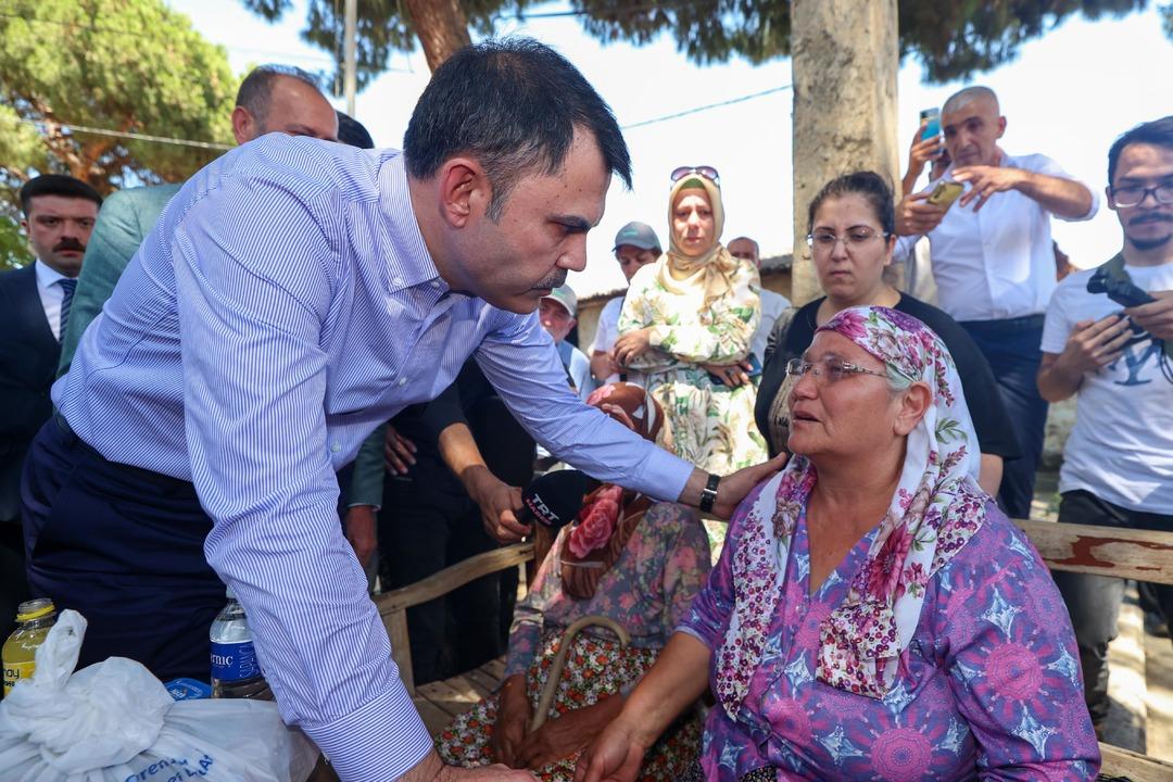 Bakan Enstitüsü, ormanlık ateşte hasar gören köyleri ziyaret etti: Yeni köyümüzü birlikte inşa edeceğiz