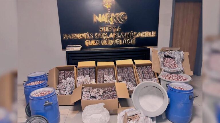 Borsada 300 bin uyuşturucu hapı ele geçirildi